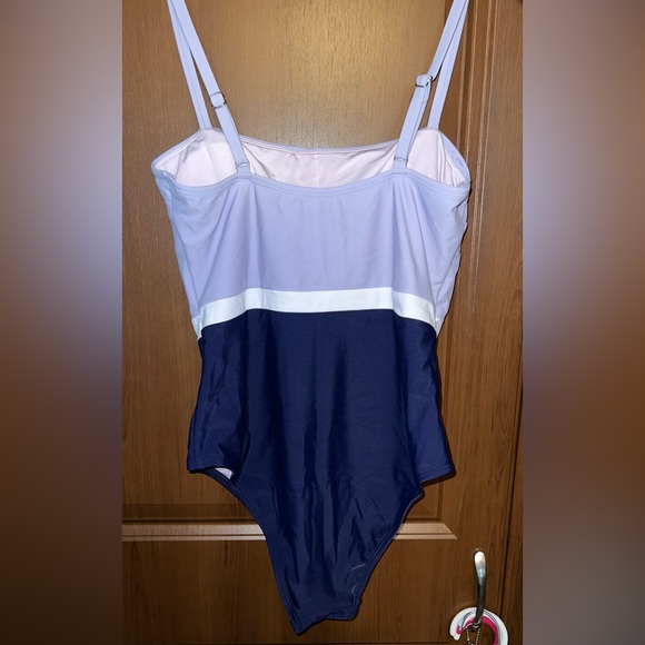 Brand New Cupshe color block one piece bathing suit - Picture 3 of 6